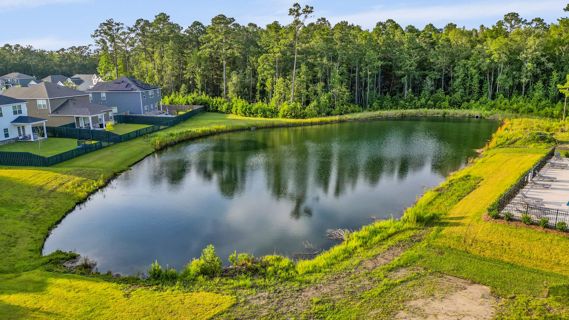 Wexford Community Pond and Wooded Greenspace in Richmond Hill GA
