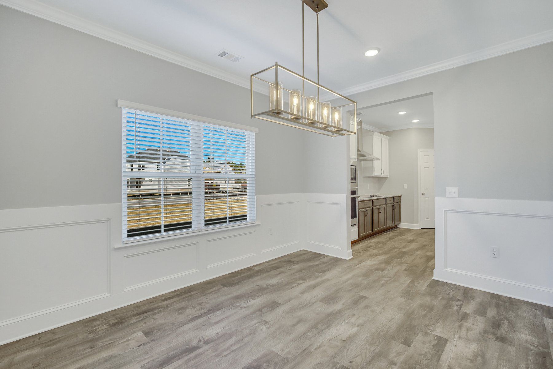 Nantucket Signature - Dining Room | Ernest Homes