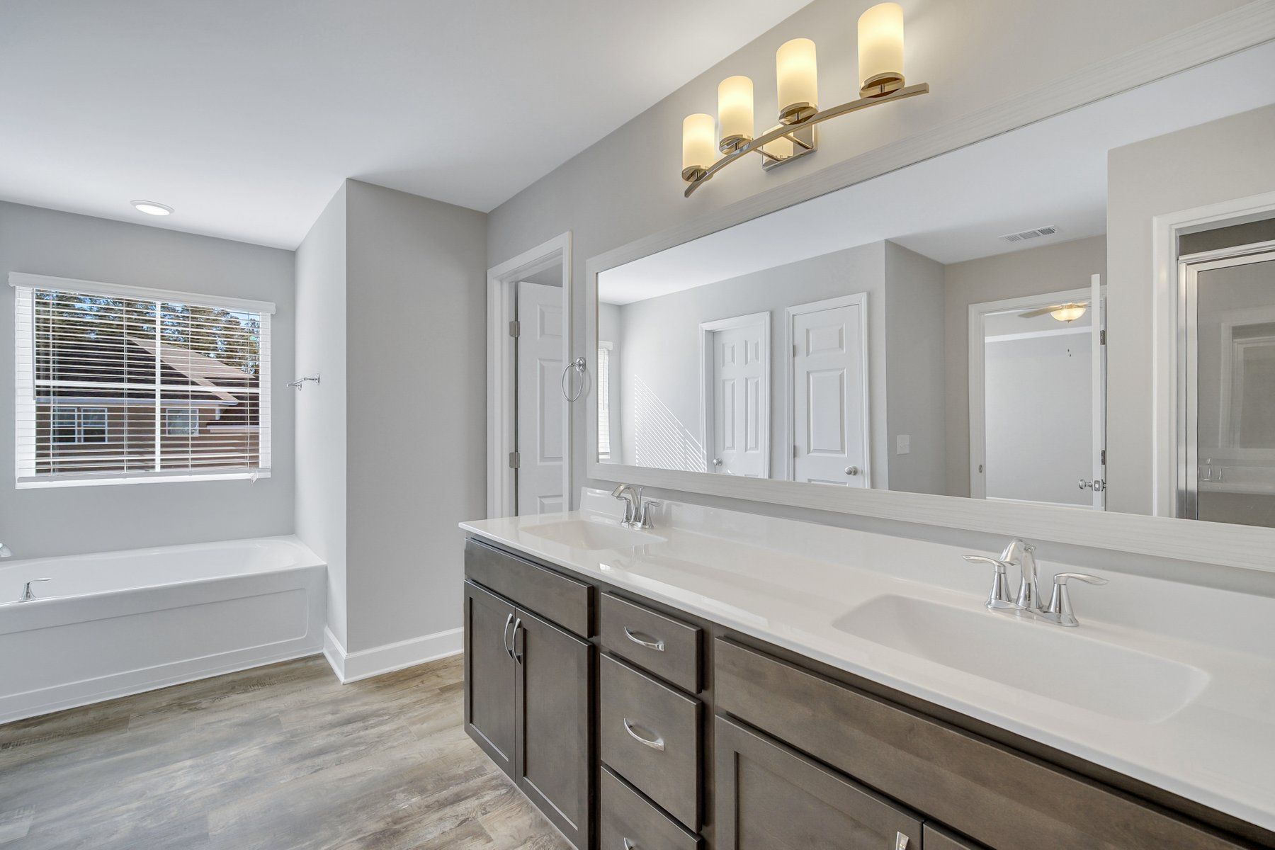 Nantucket Signature - Optional Owner's Bath Suite 2 | Ernest Homes