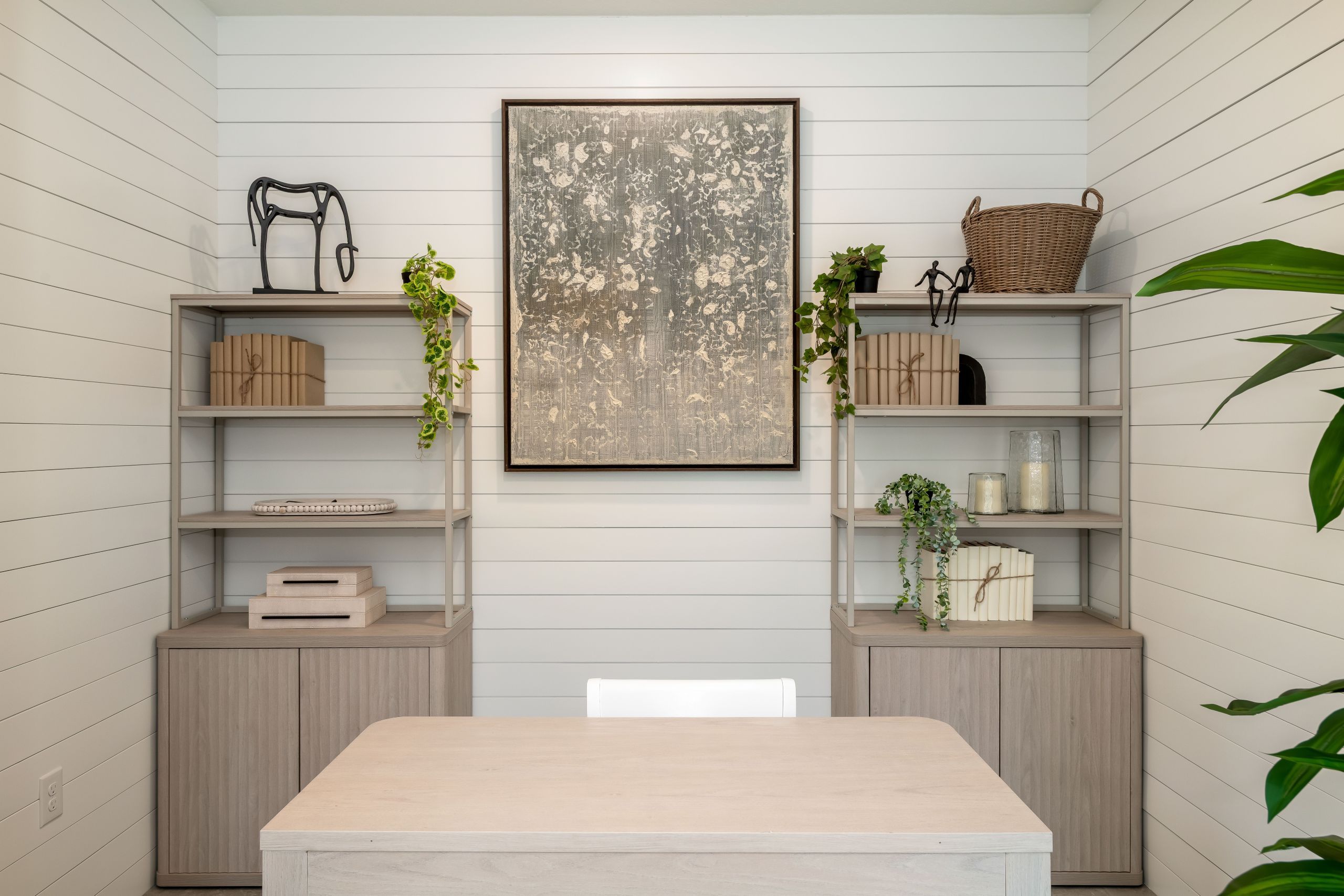 A versatile flex room that adapts to your lifestyle—ideal as a study, play area, hobby room, or quiet retreat.