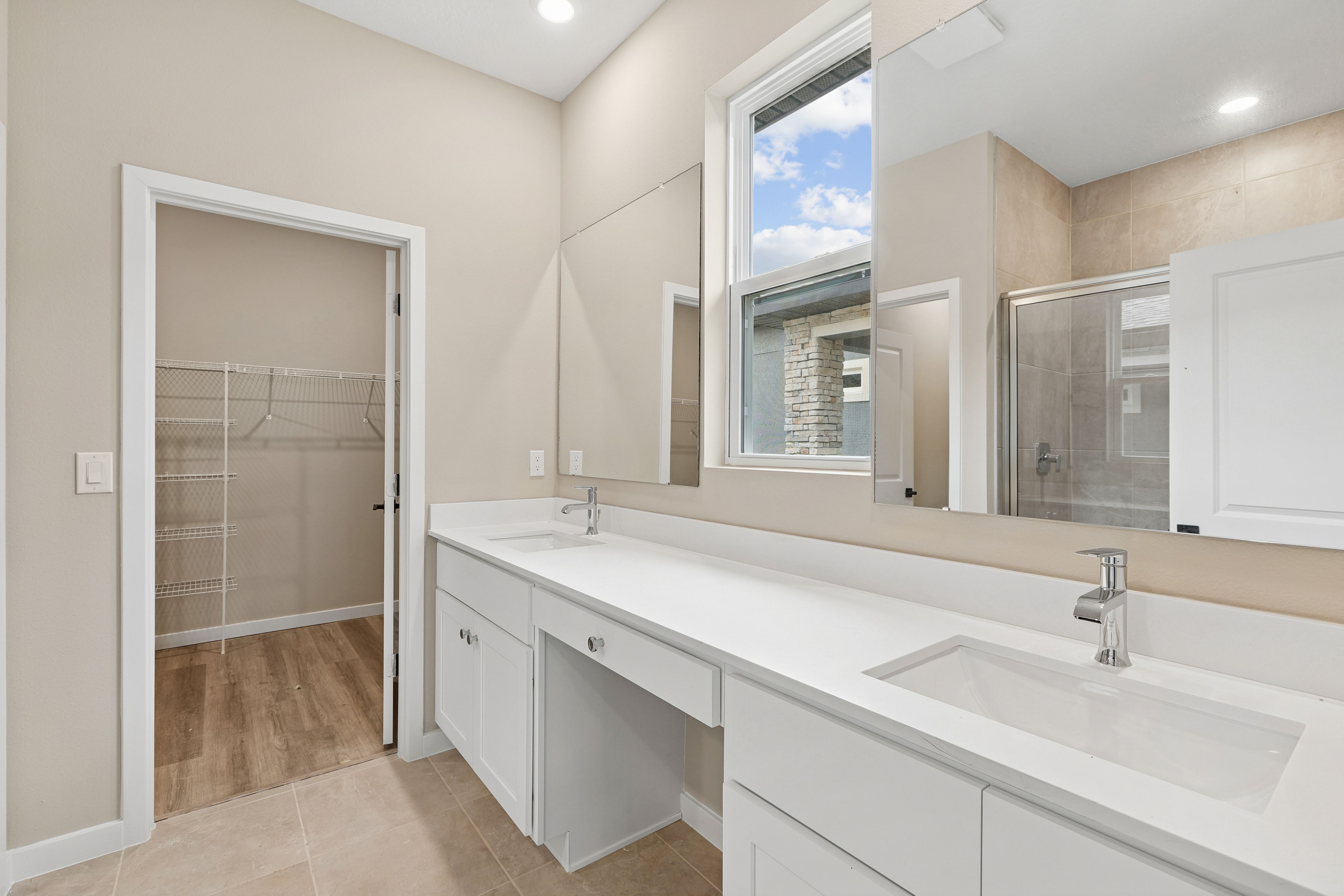Natural lighting in bathroom