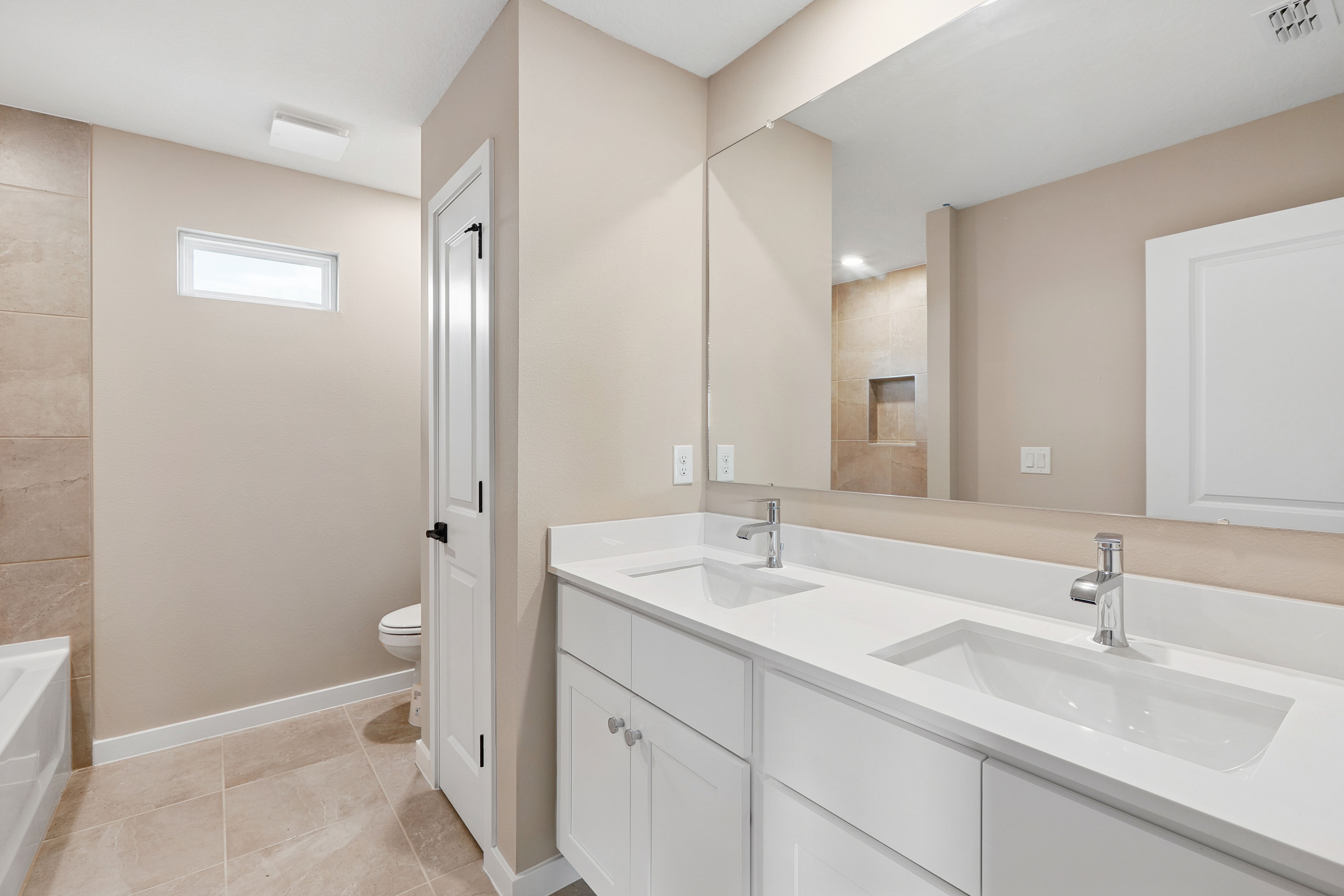 Spacious secondary bathroom