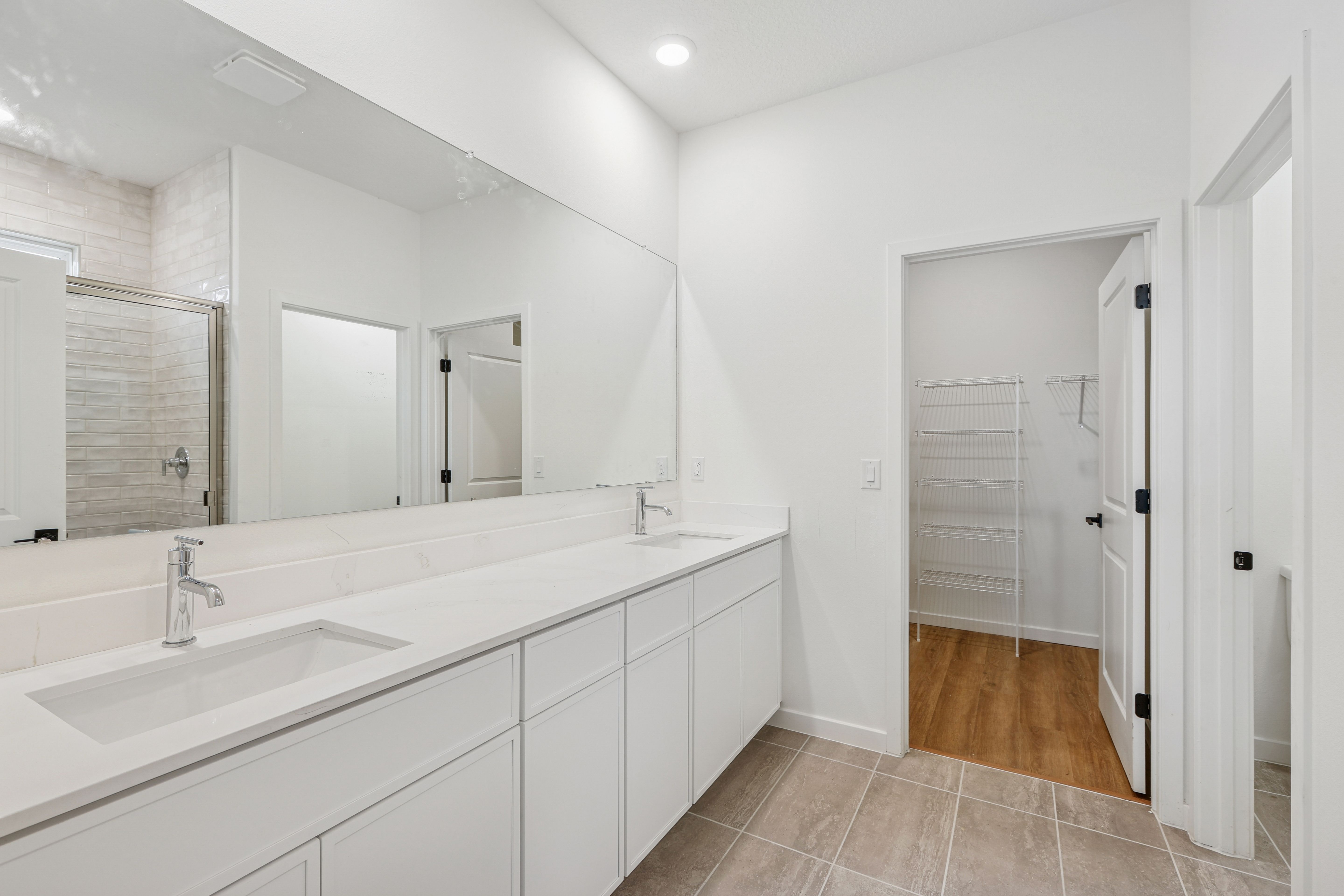 Dual vanities