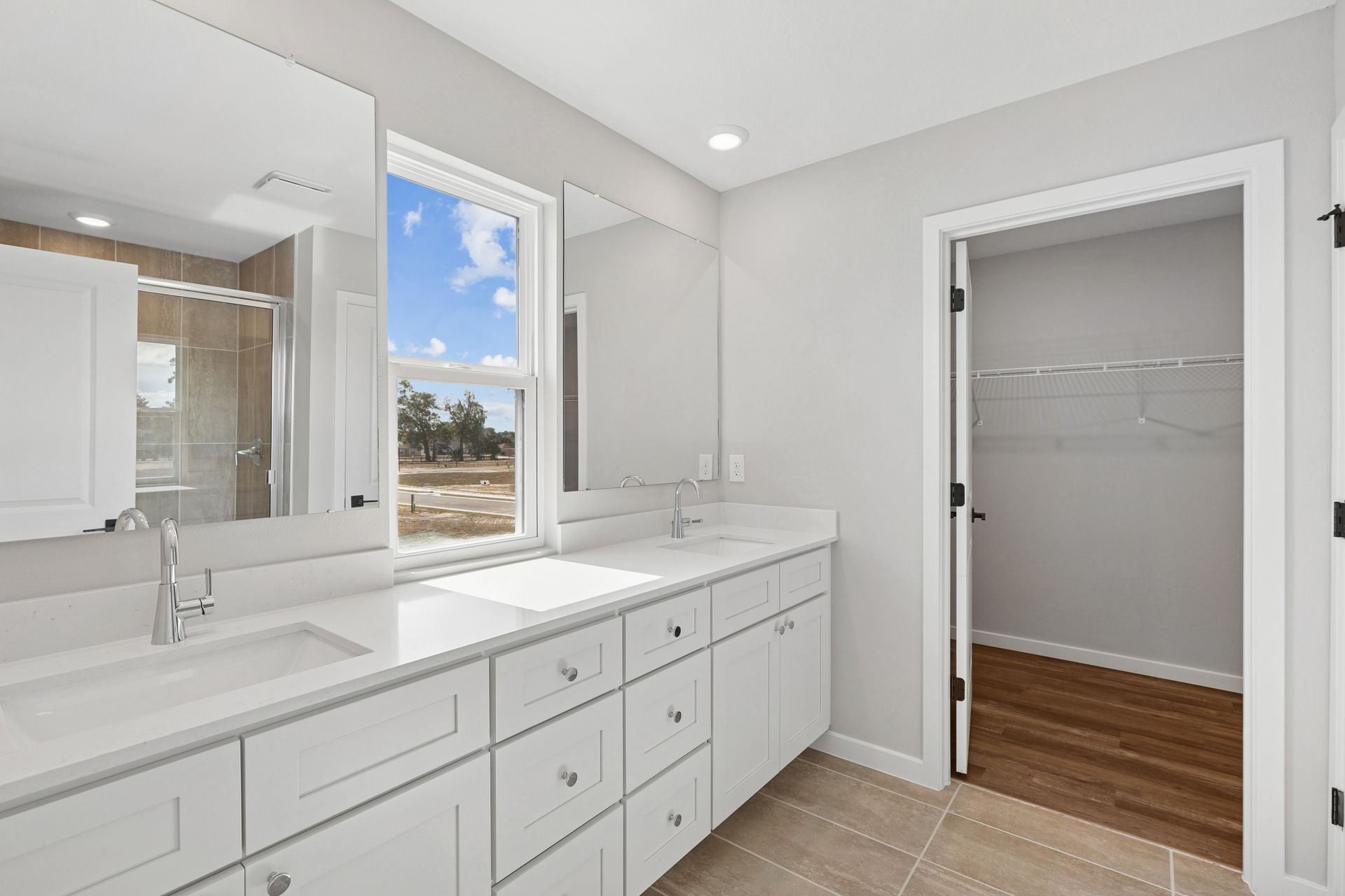 Dual vanities