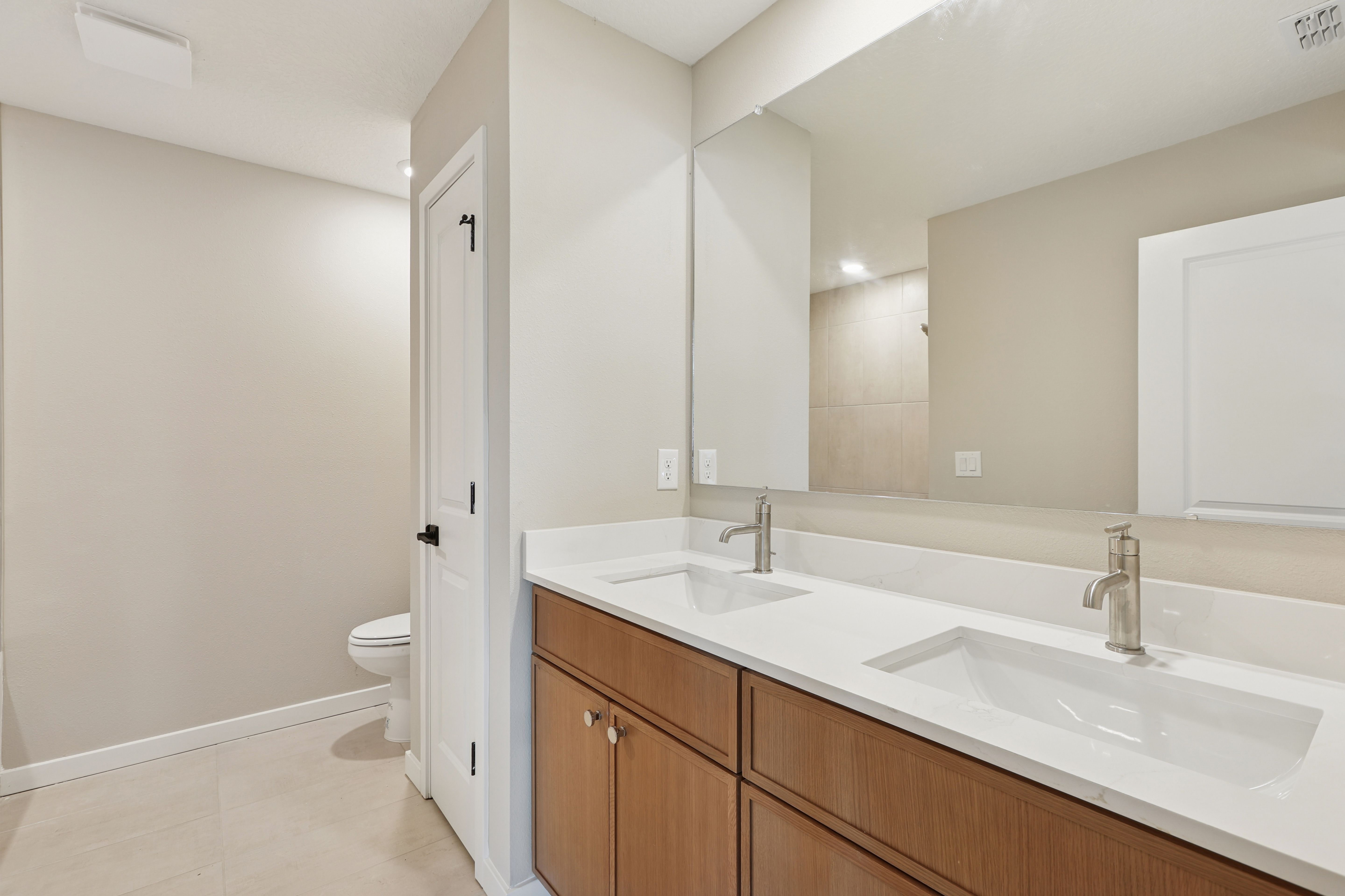 Dual vanities
