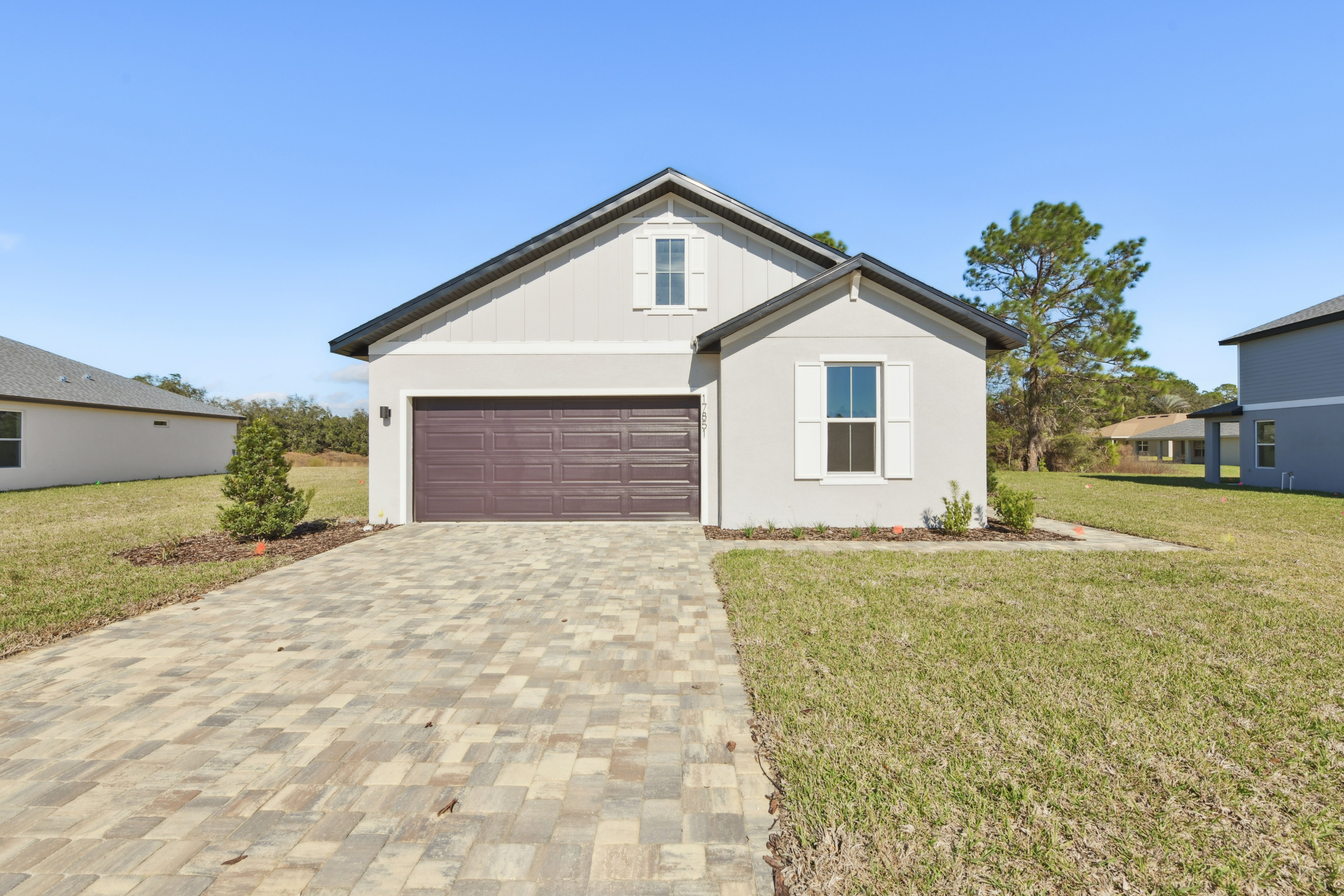 Palomino - Juliette Falls: Dunnellon, Florida - Estela Living