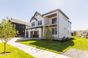 2818 E Hayloft Lane 213 (Timberland Transitional)