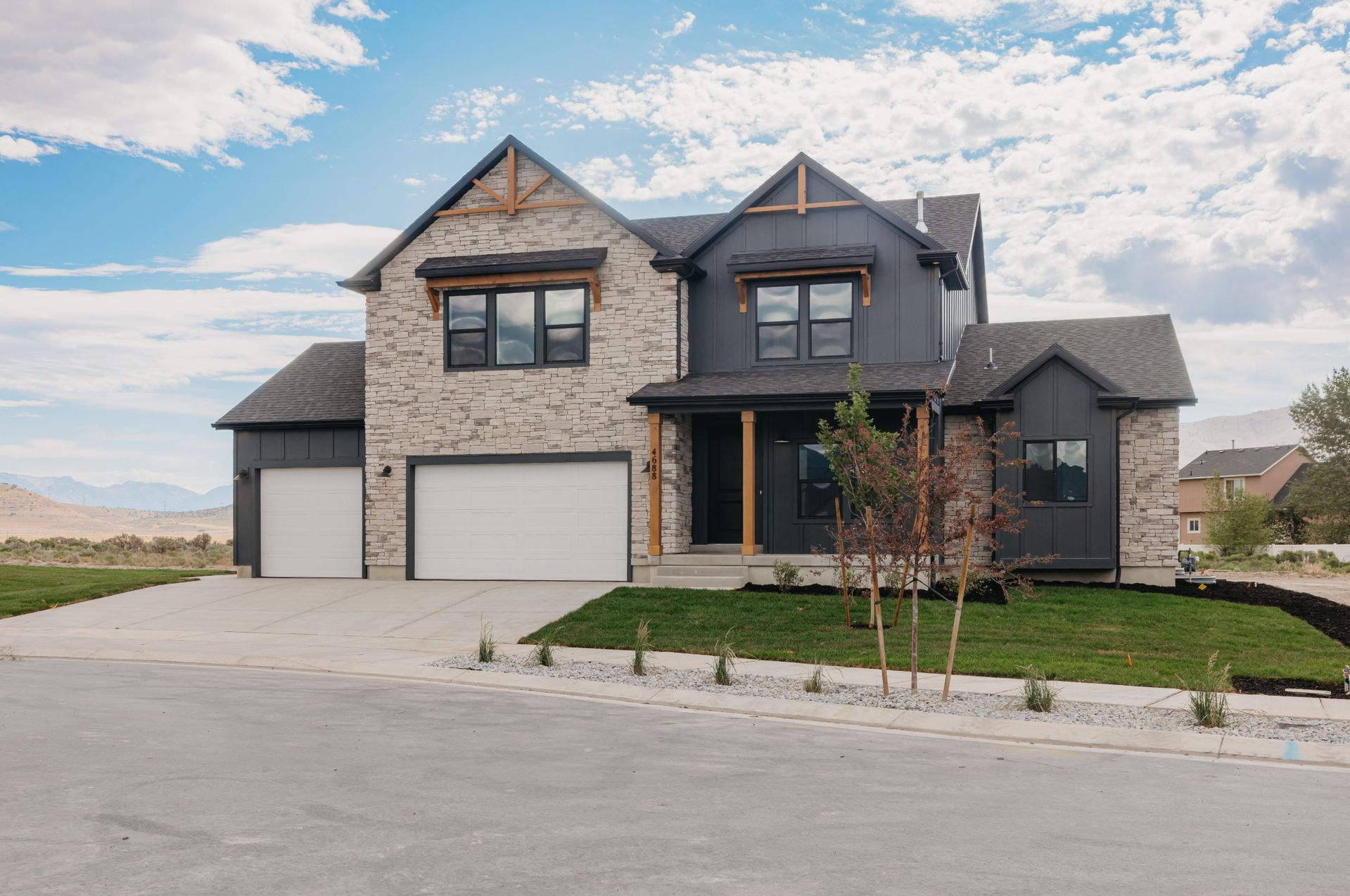 Uinta Farmhouse - Antelope Meadows: Eagle Mountain, Utah - Fieldstone Homes