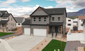 944 W Columbia Court 108 (Rockwell Farmhouse)