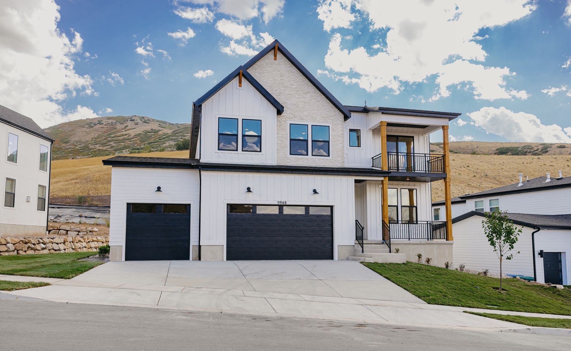 Copperhead Modern Farmhouse - Canyon Point: Lehi, Utah - Fieldstone Homes