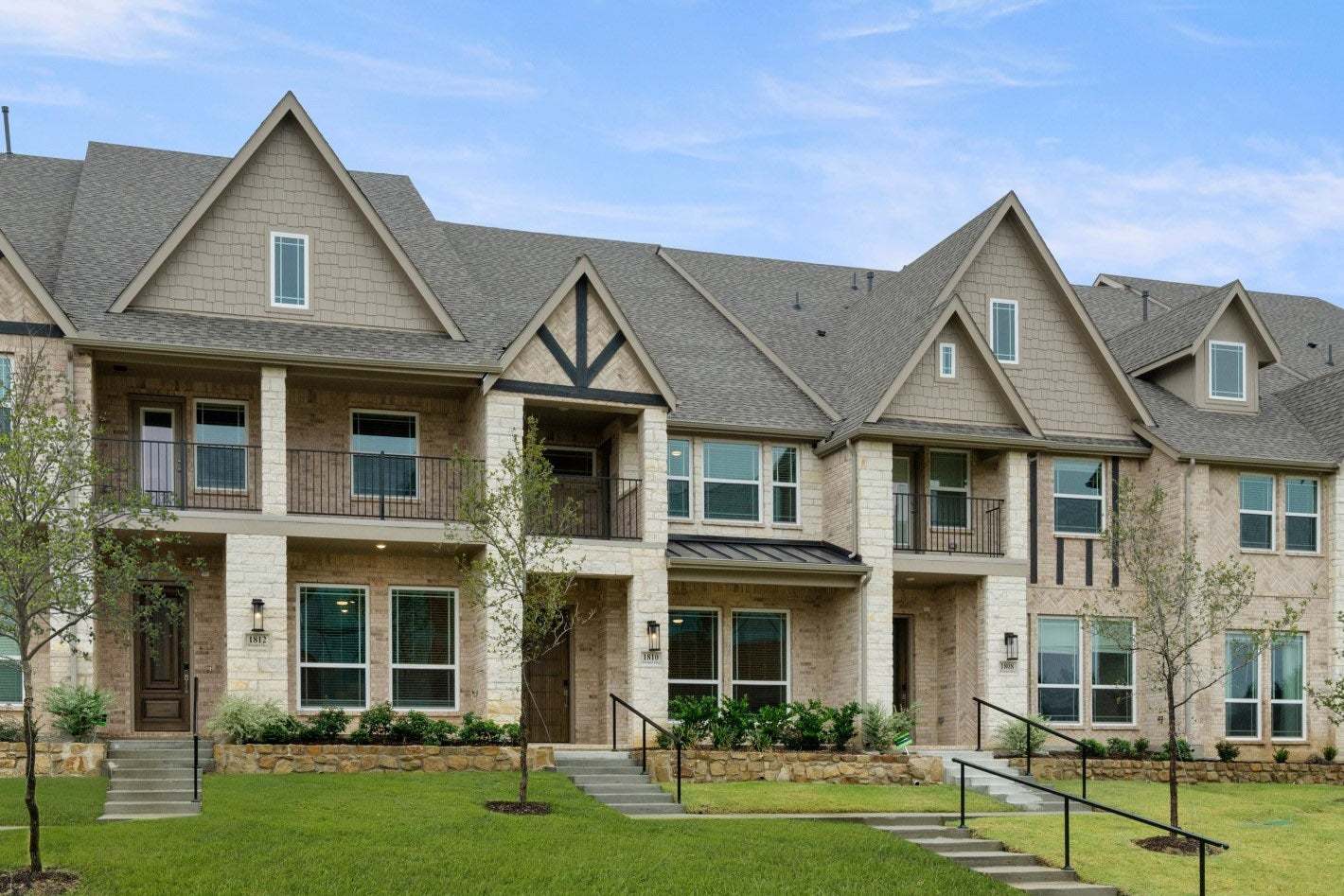 Cedar R - The Abbey at Mercer Crossing				: Farmers Branch, Texas - First Texas Homes