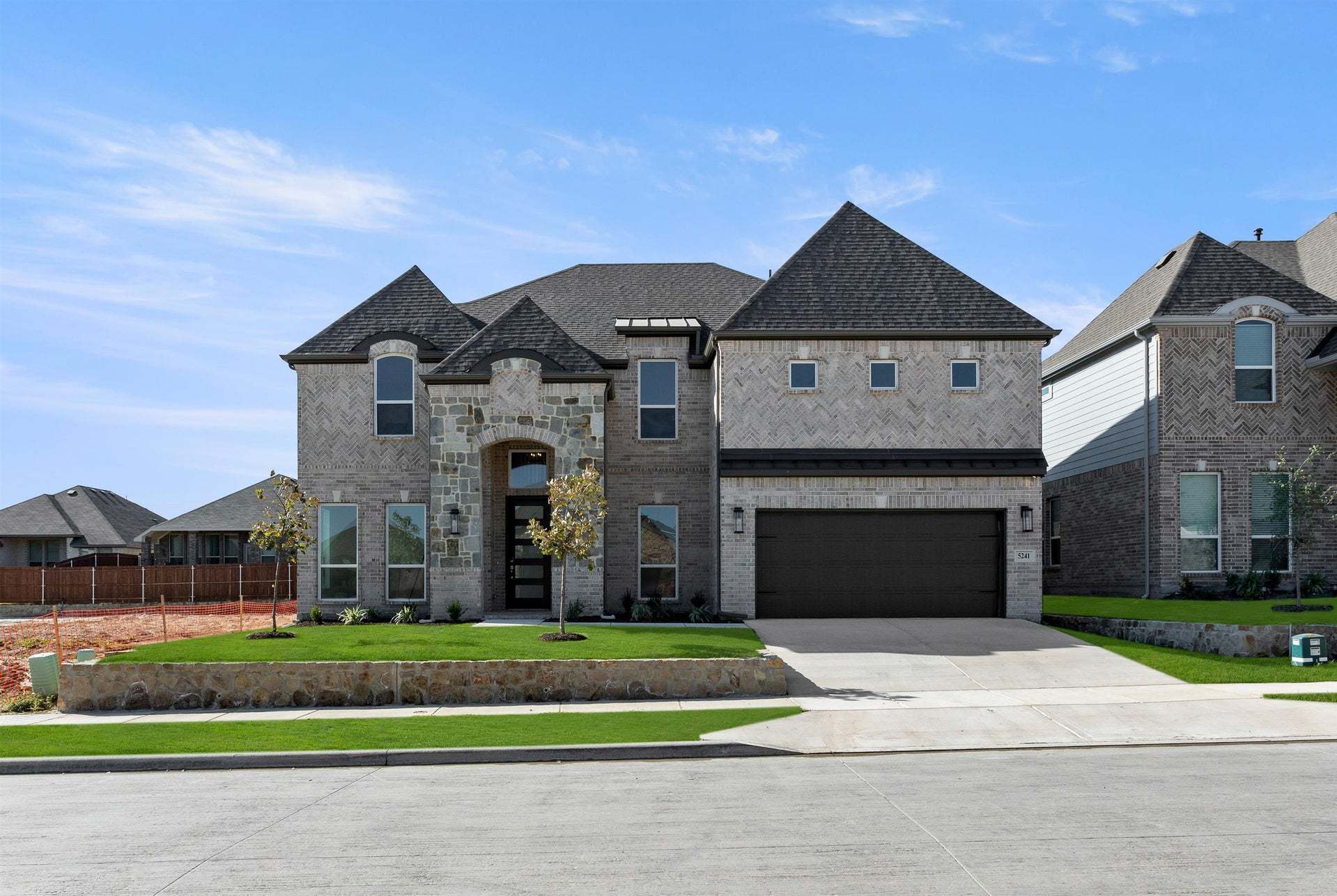 5241 Great Hollow Trail (Maverick 2F (w/Media))