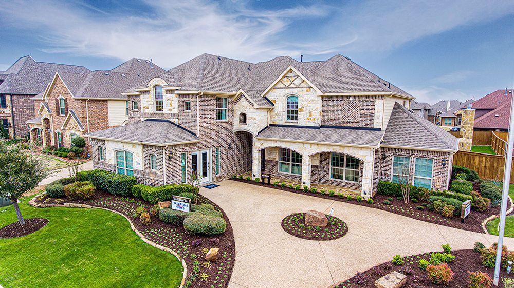 Mira Lagos Crossing por First Texas Homes en Dallas Texas