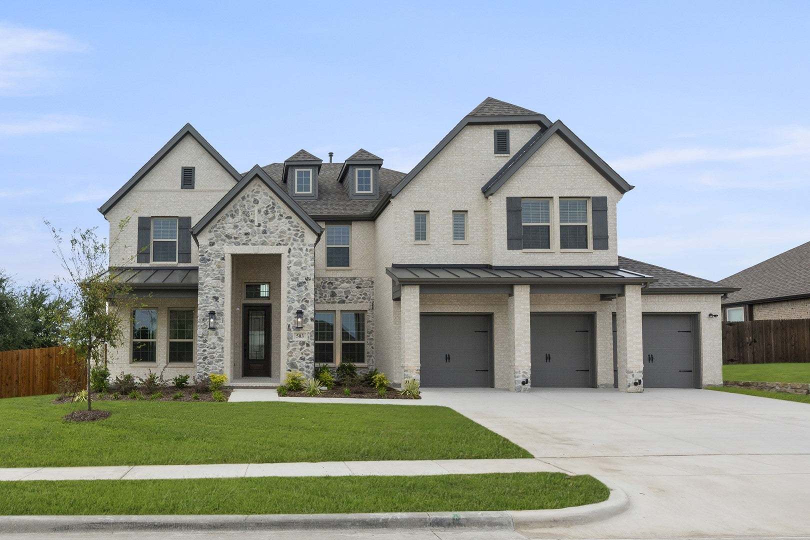 503 Curtiss Drive (Hillcrest 2F (w/Media))