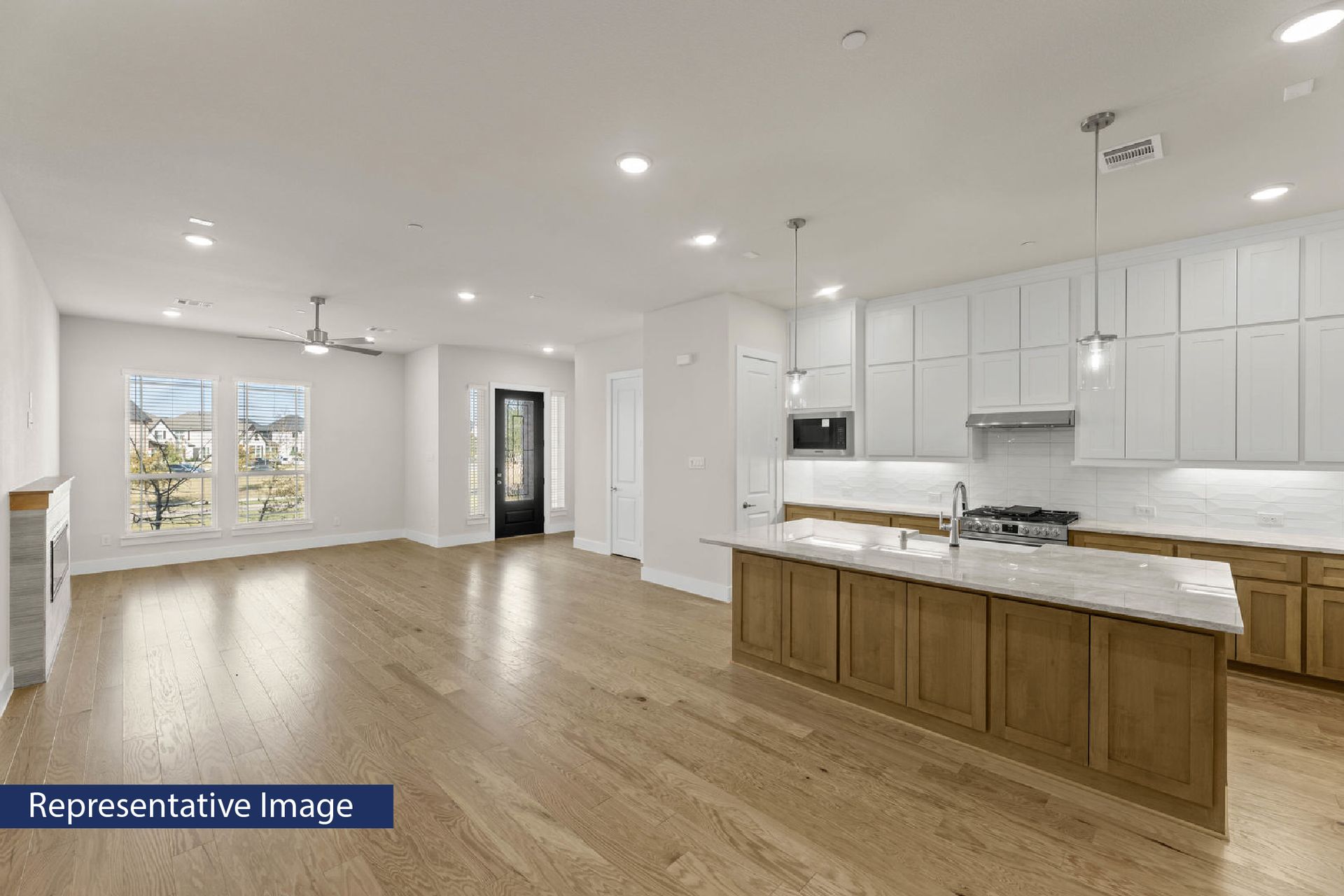 The Abbey at Mercer Crossing por First Texas Homes en Dallas Texas