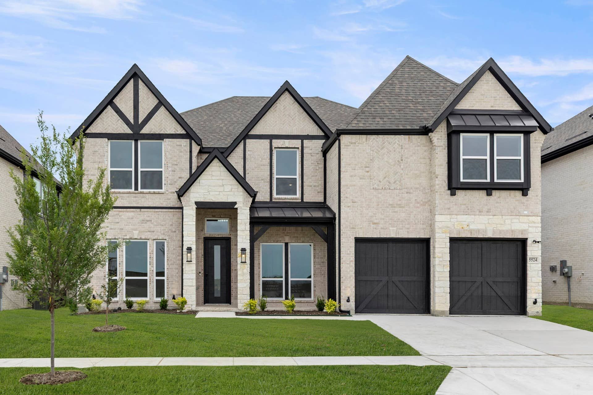 5524 Aiken St (Stonehaven 2F)