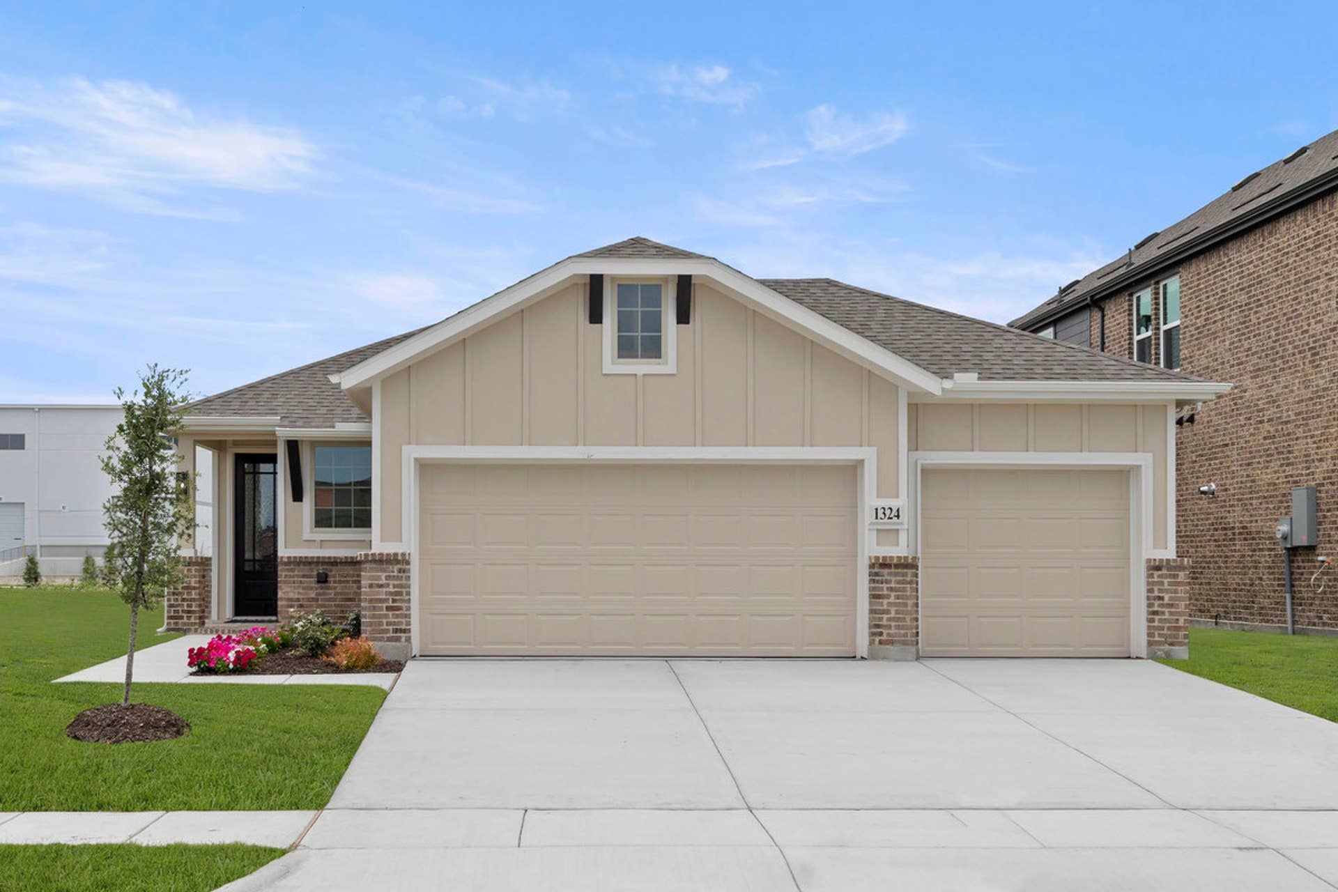 1324 Comal Drive (Lincoln F)