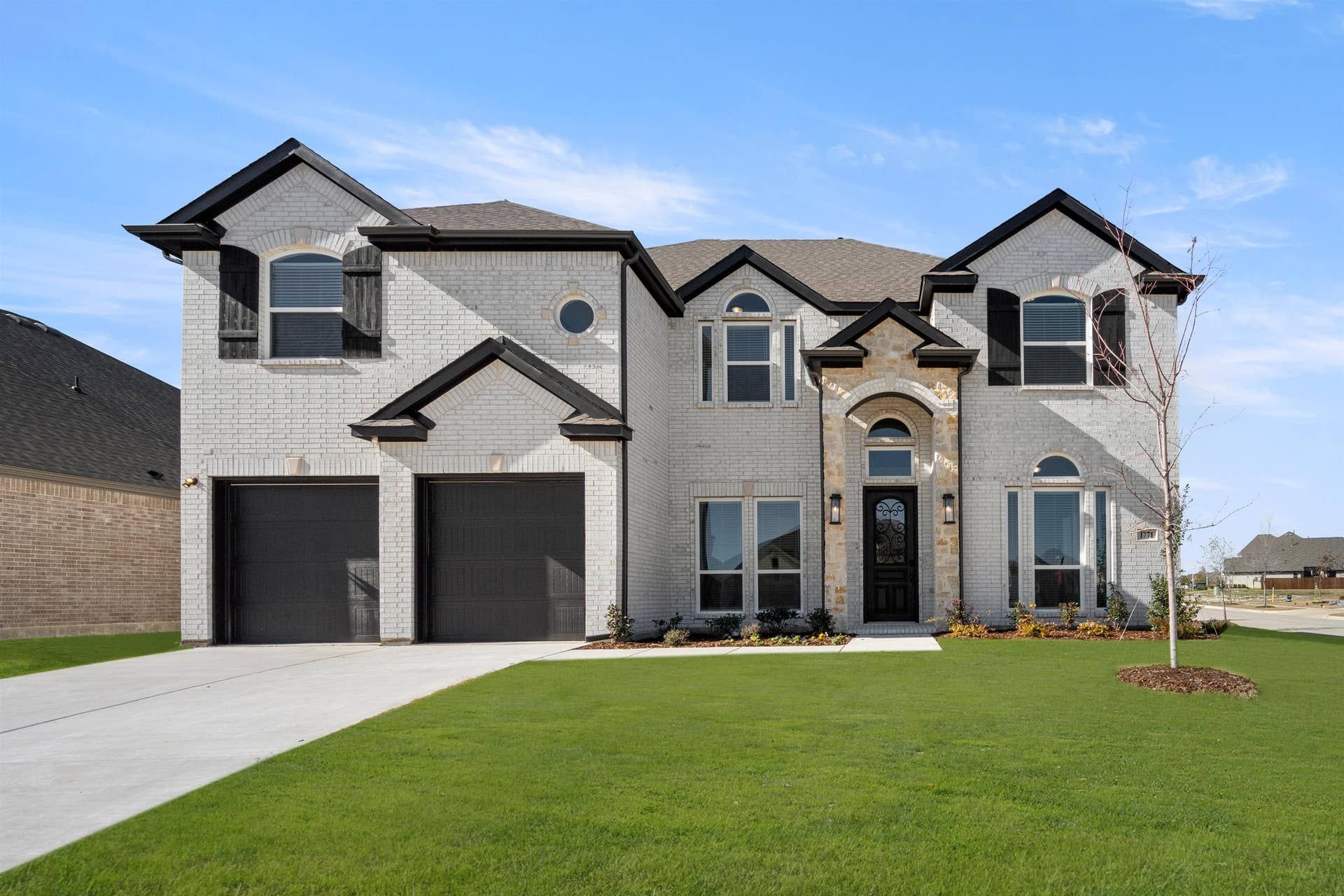 Hillcrest 2F (w/Media) - Oaks of North Grove: Waxahachie, Texas - First Texas Homes