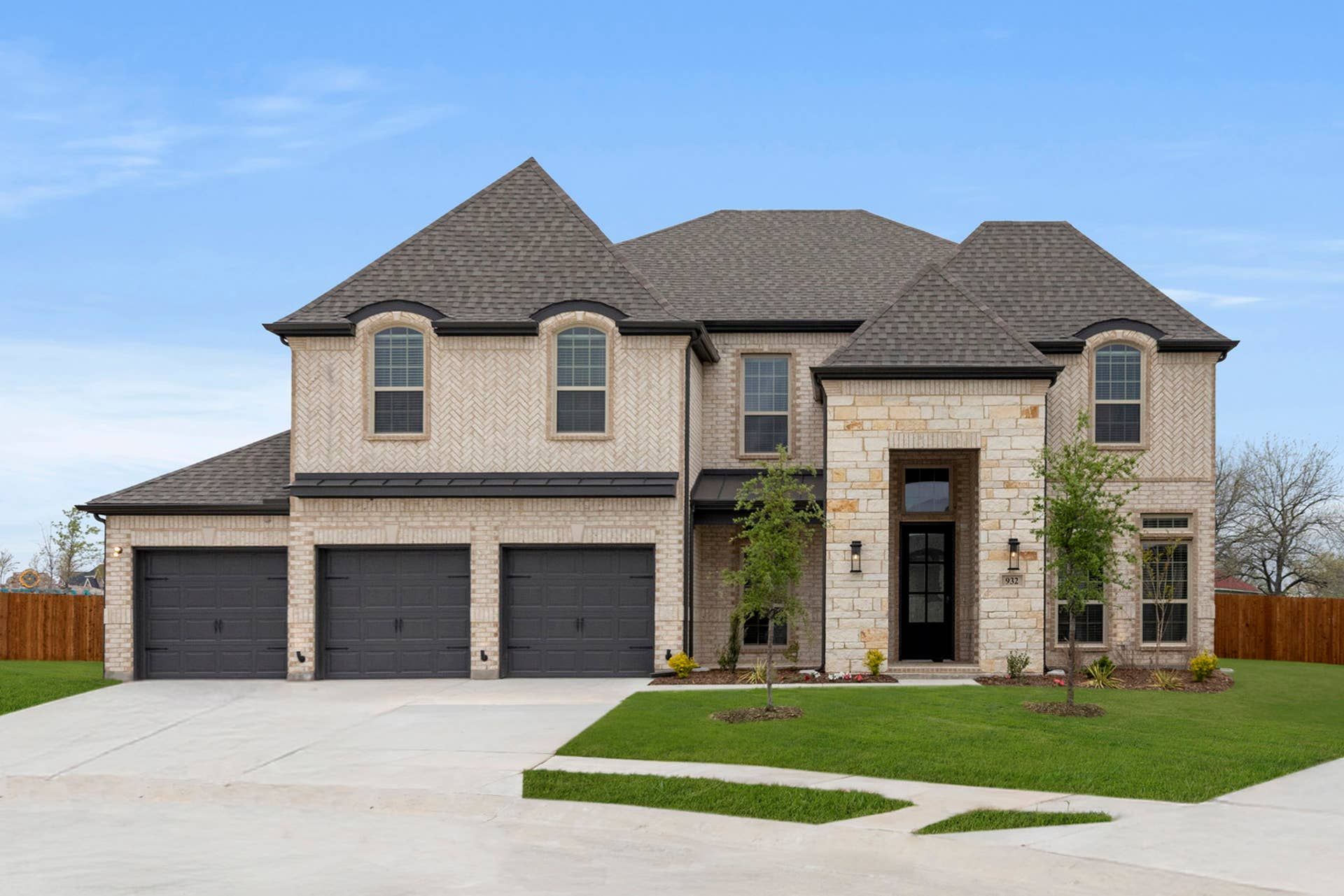 Hillcrest 2F (w/Media) - Woodcreek: Fate, Texas - First Texas Homes