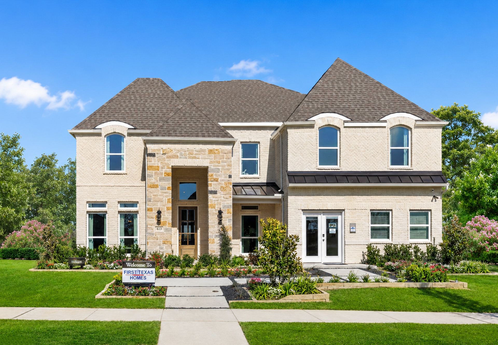 casa en Oaks of North Grove por First Texas Homes