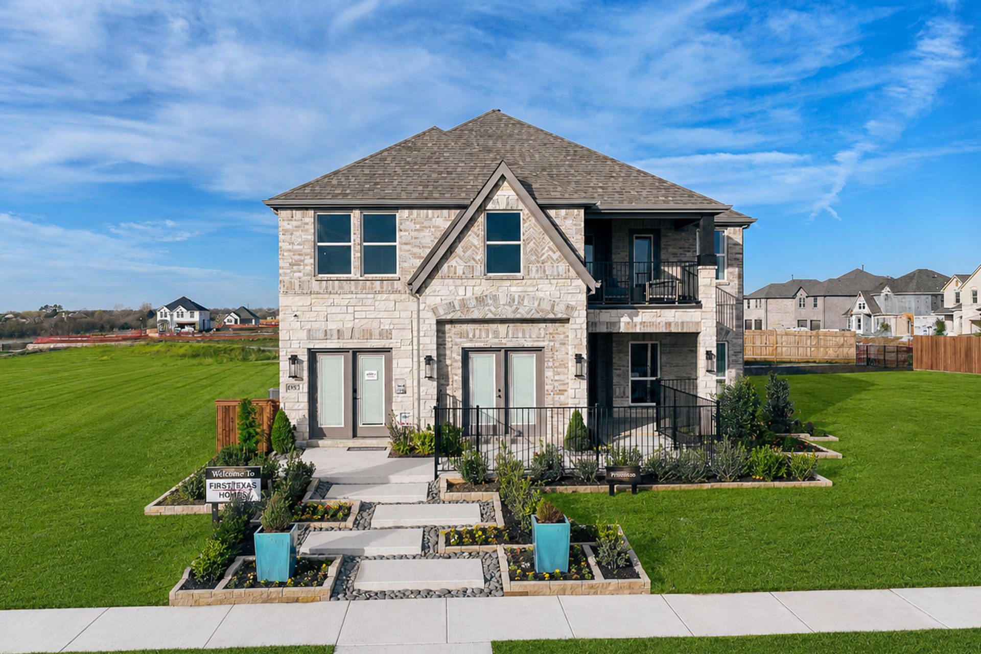 casa en Valencia on The Lake por First Texas Homes