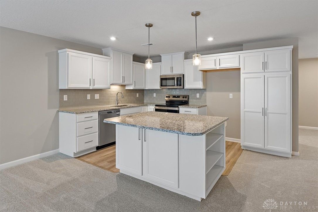 4214 N Golden Clove Bend 56-102