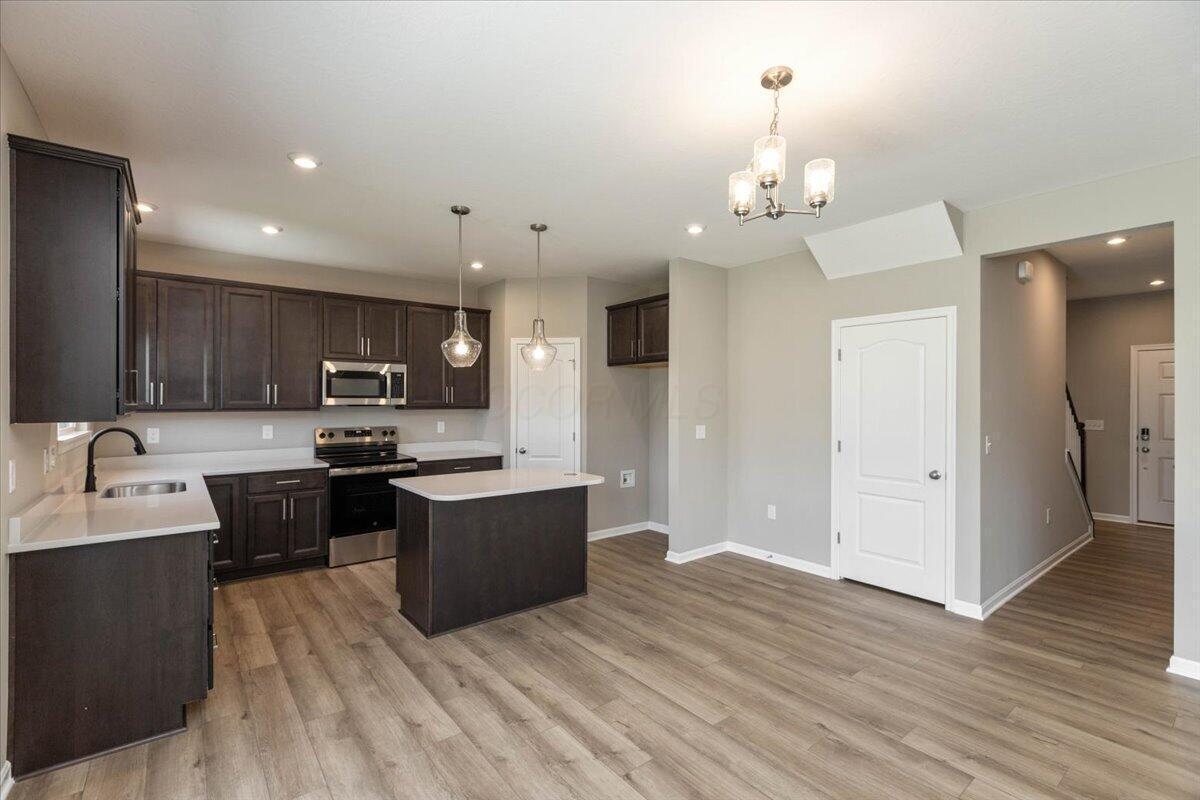 11-Dining and Kitchen