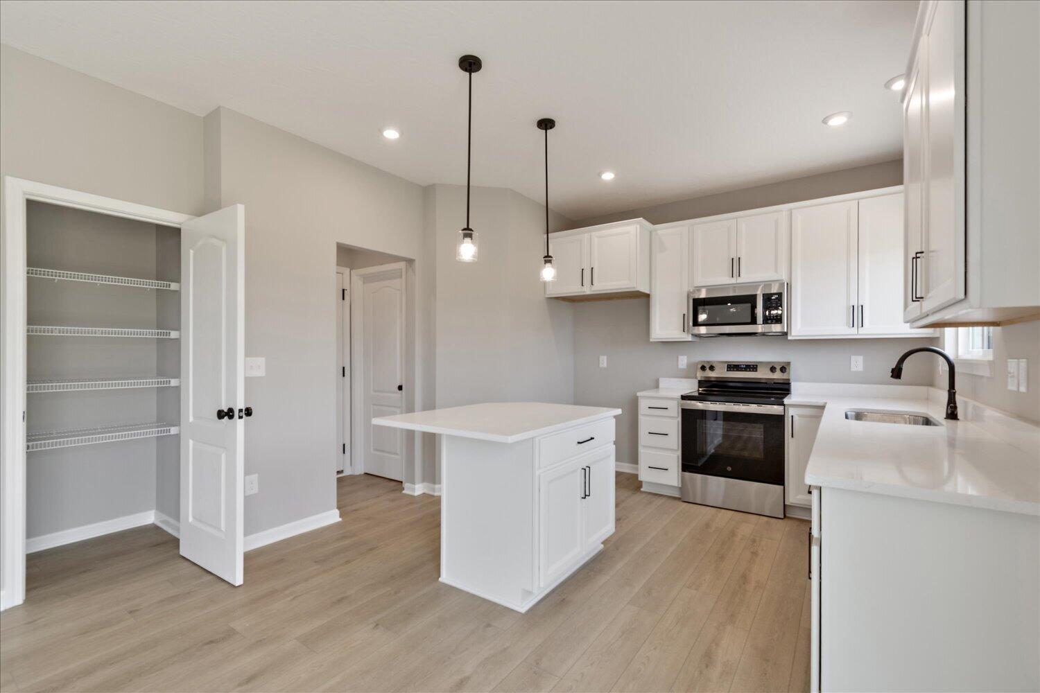 02-Kitchen