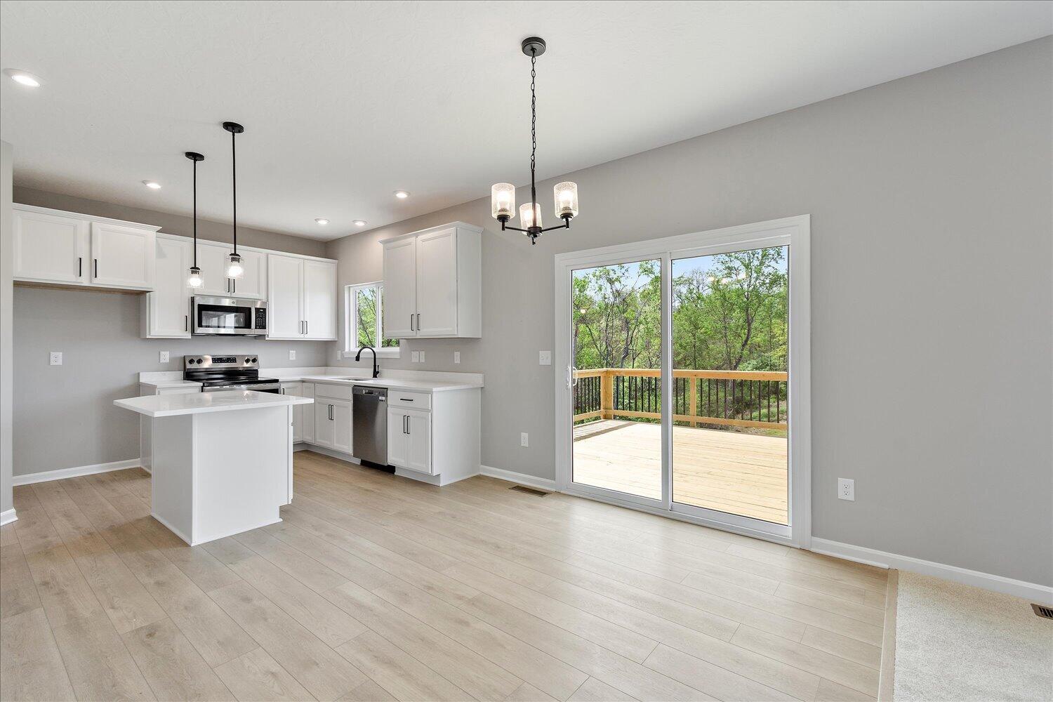 06-Dining Area
