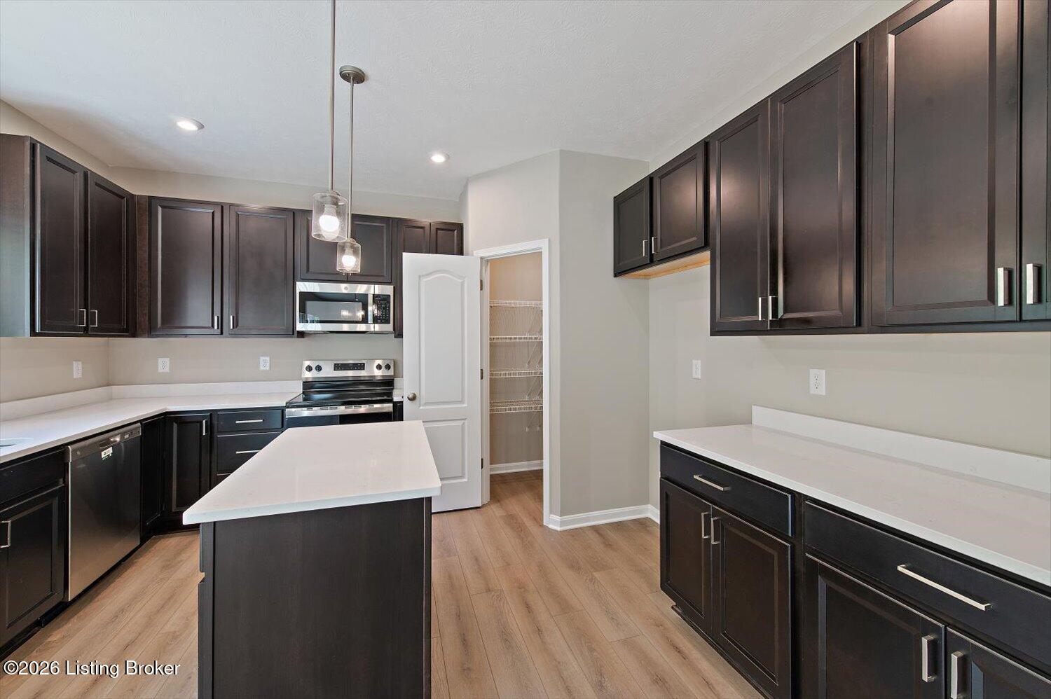 04-Kitchen & Pantry