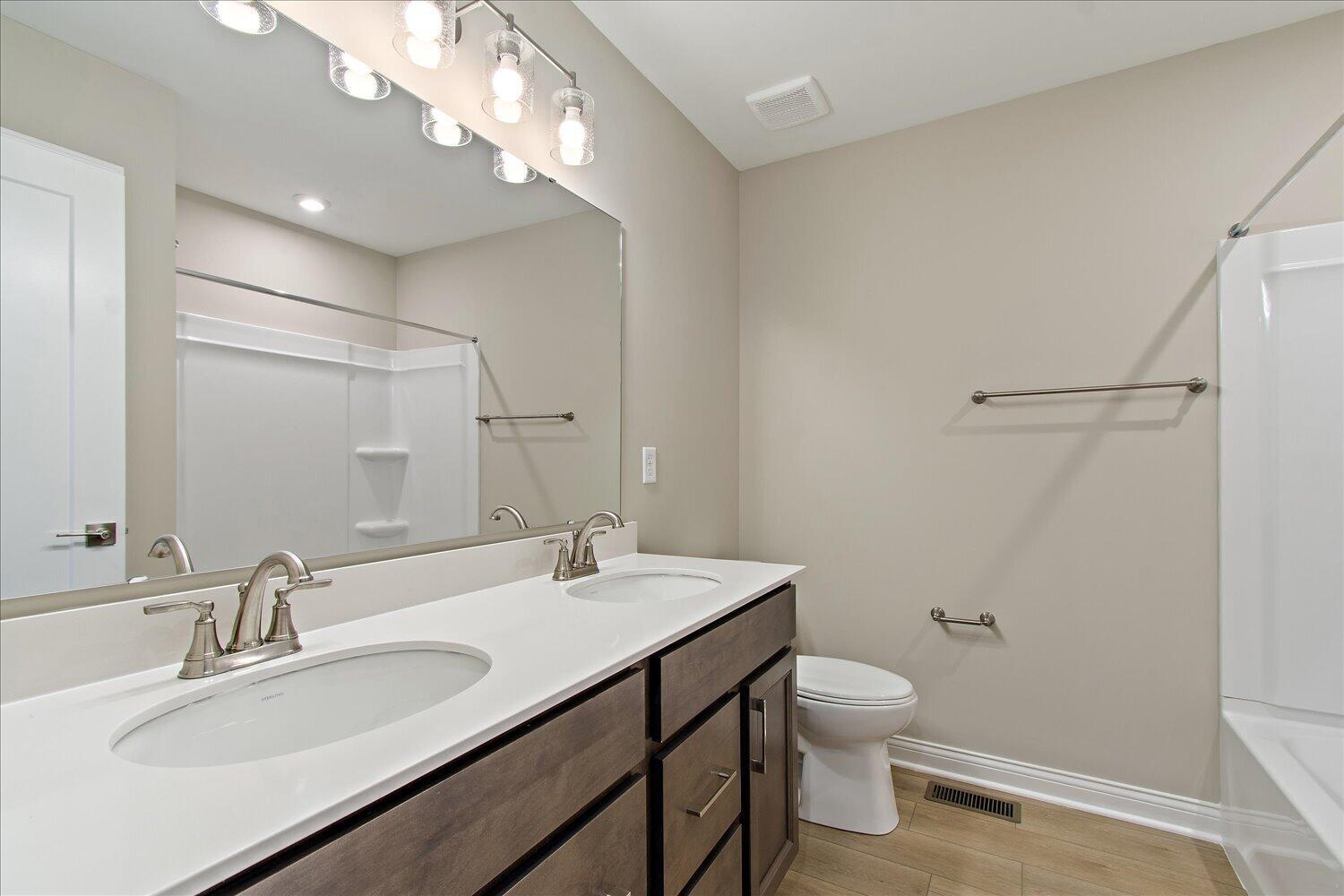 25-Full Bathroom