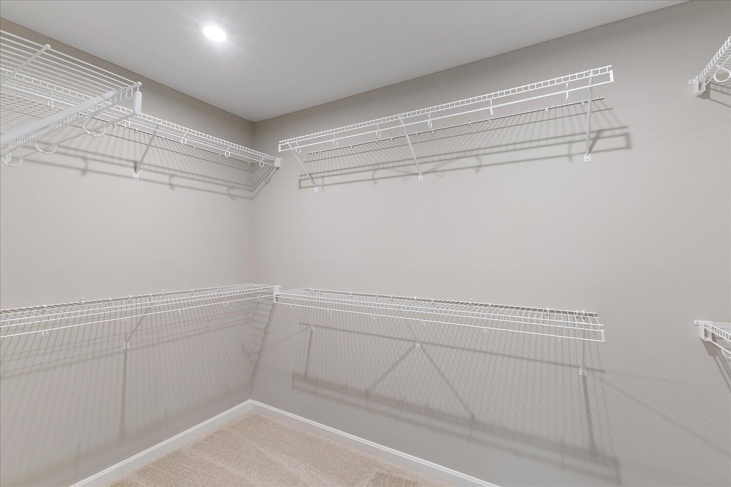 20-Walk in Closet