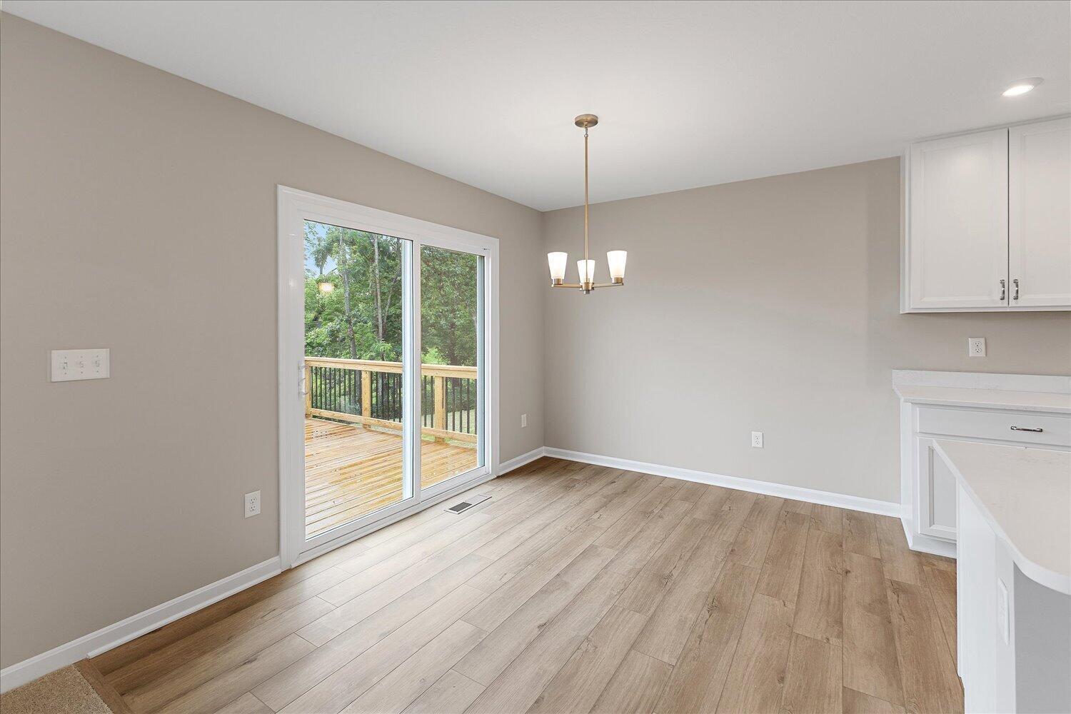 09-Dining Area