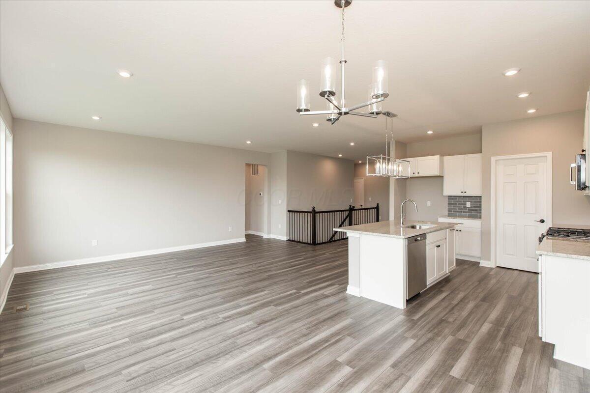 11-Dining
