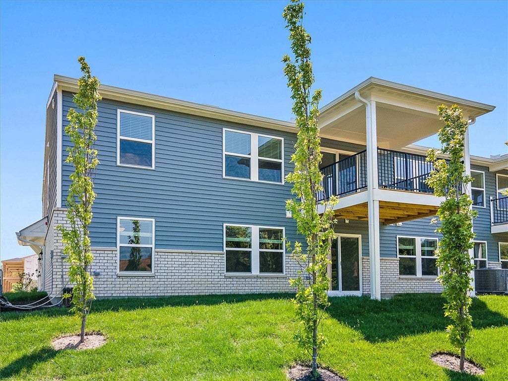 This newly constructed property presents a neat re