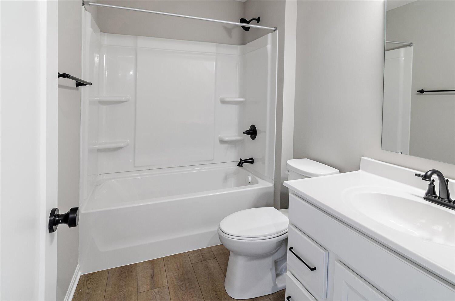 19-Full Bathroom