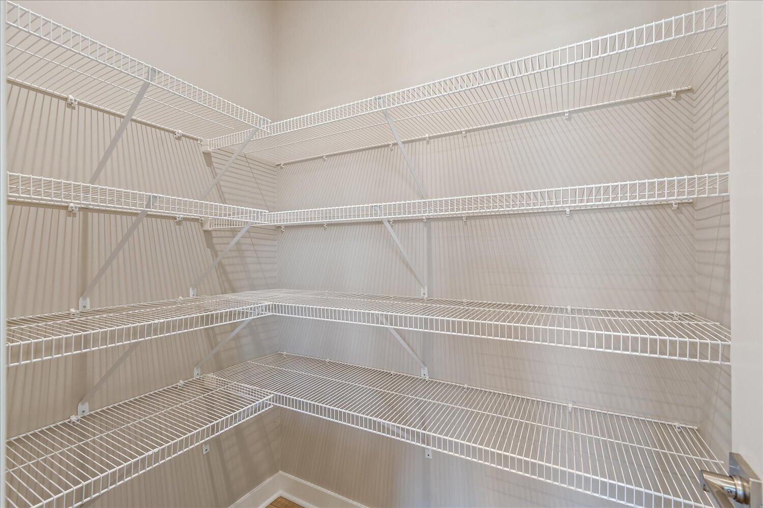 06-Walk In Pantry