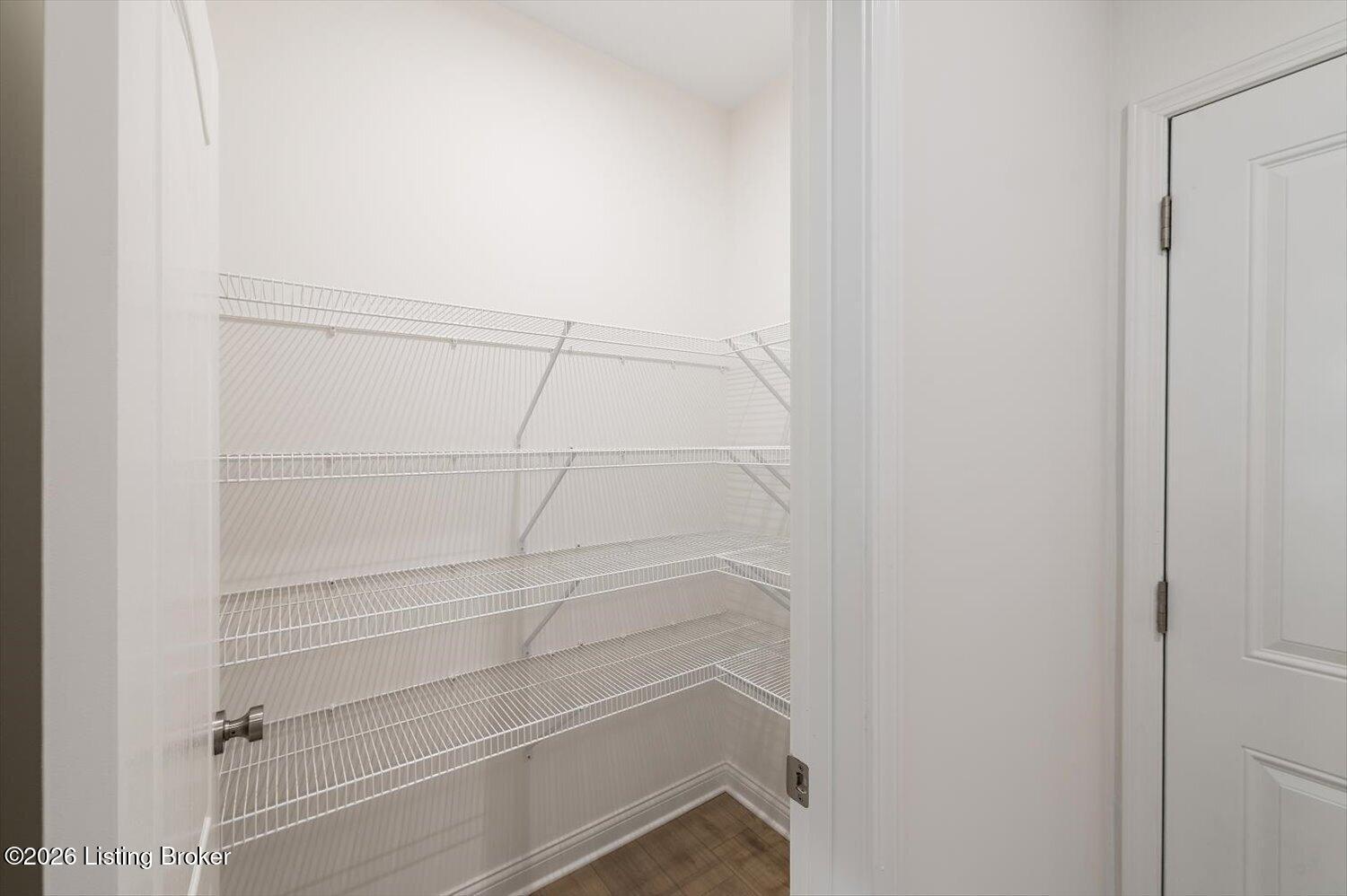 08-Walk In Pantry