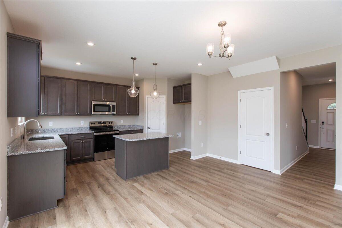 12-Dining and Kitchen