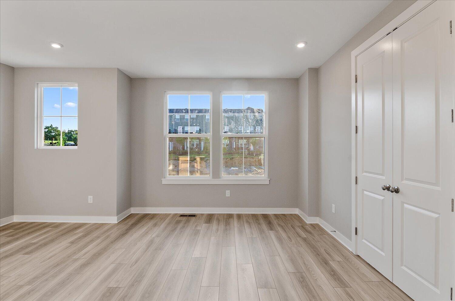 10-Dining Area