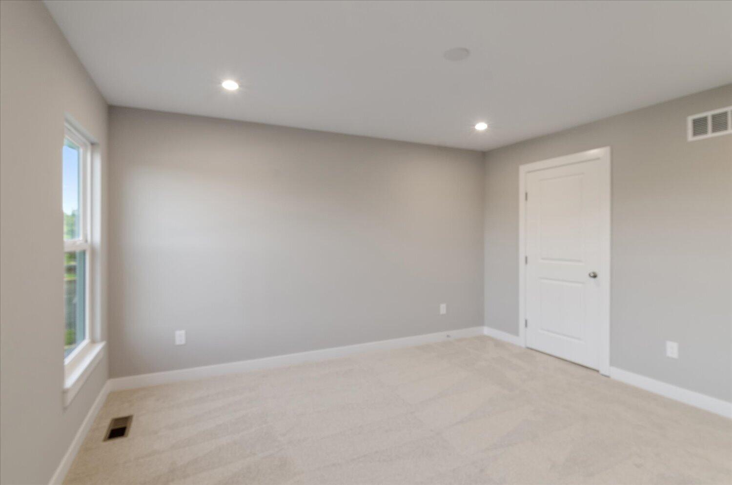 18-Primary Bedroom