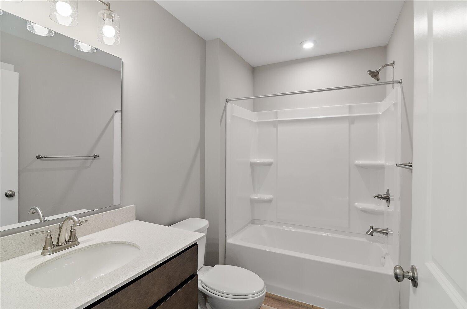 23-Full Bathroom 2