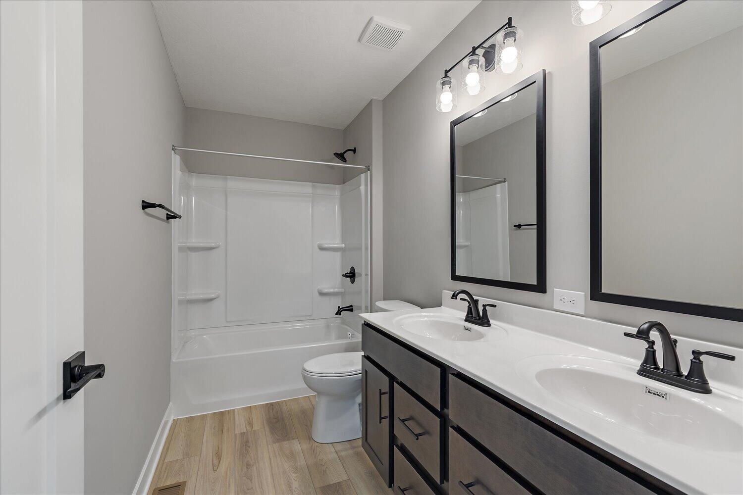 25-Full Bathroom
