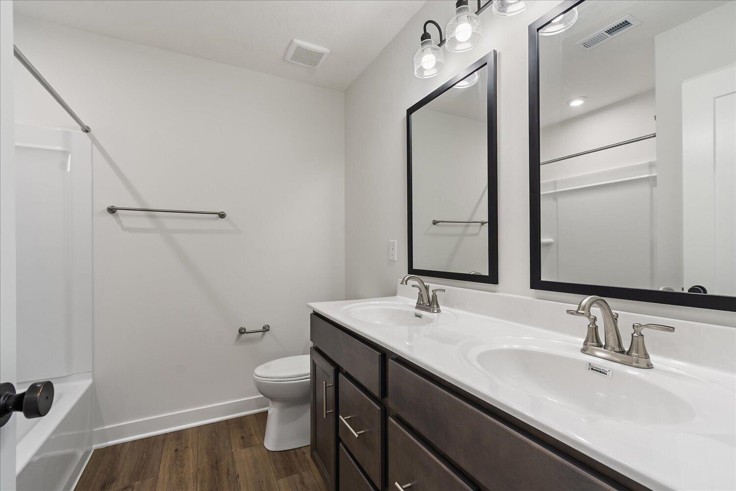 25-Full Bathroom
