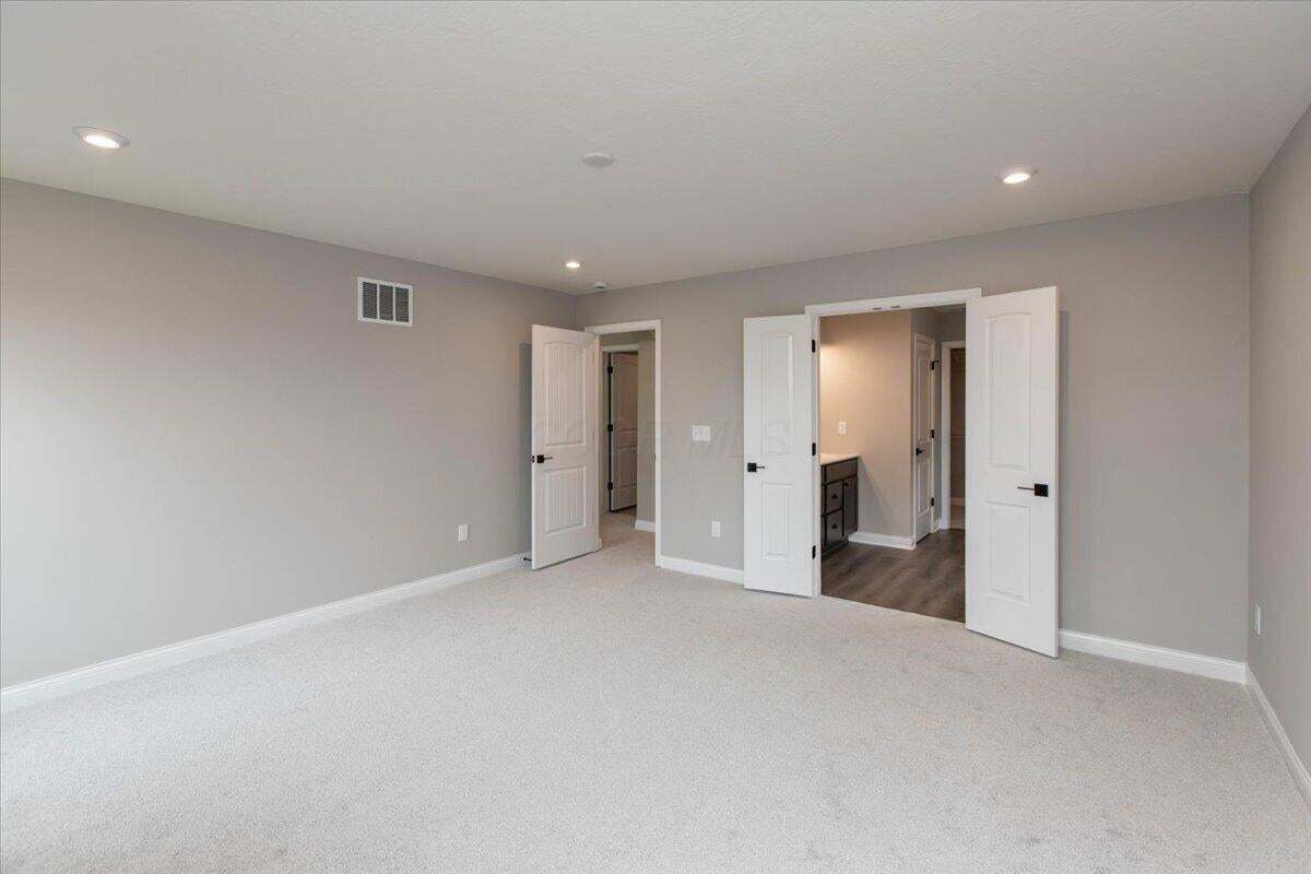 21-Primary Bedroom
