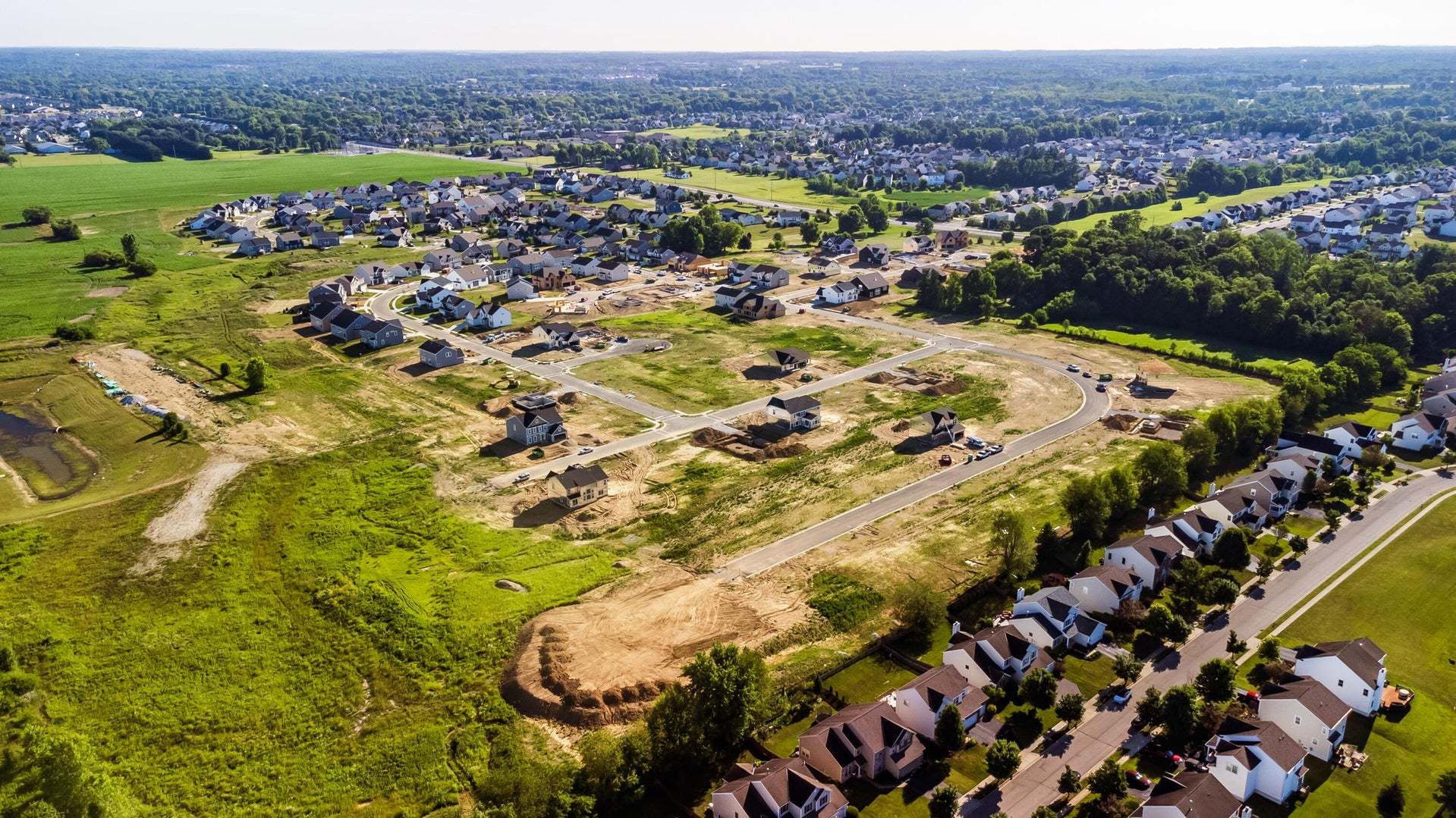 reserve-at-pickerington-ponds_aerial-ove