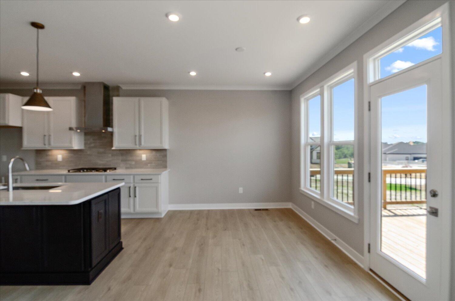 08-Dining Area