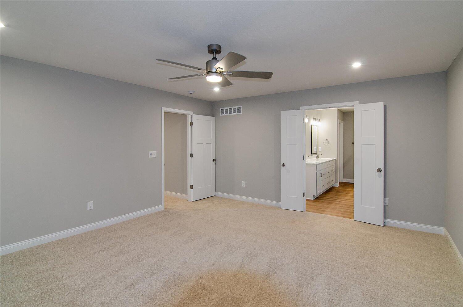 18-Primary Bedroom
