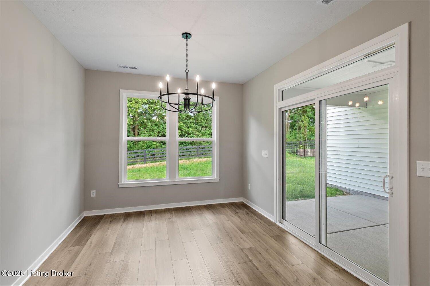 06-Dining Area