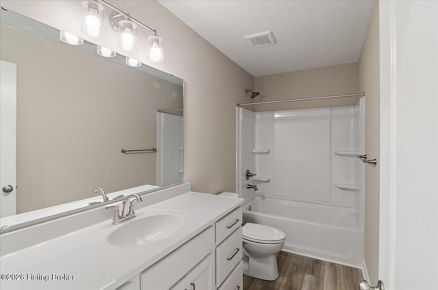 24-Full Bathroom